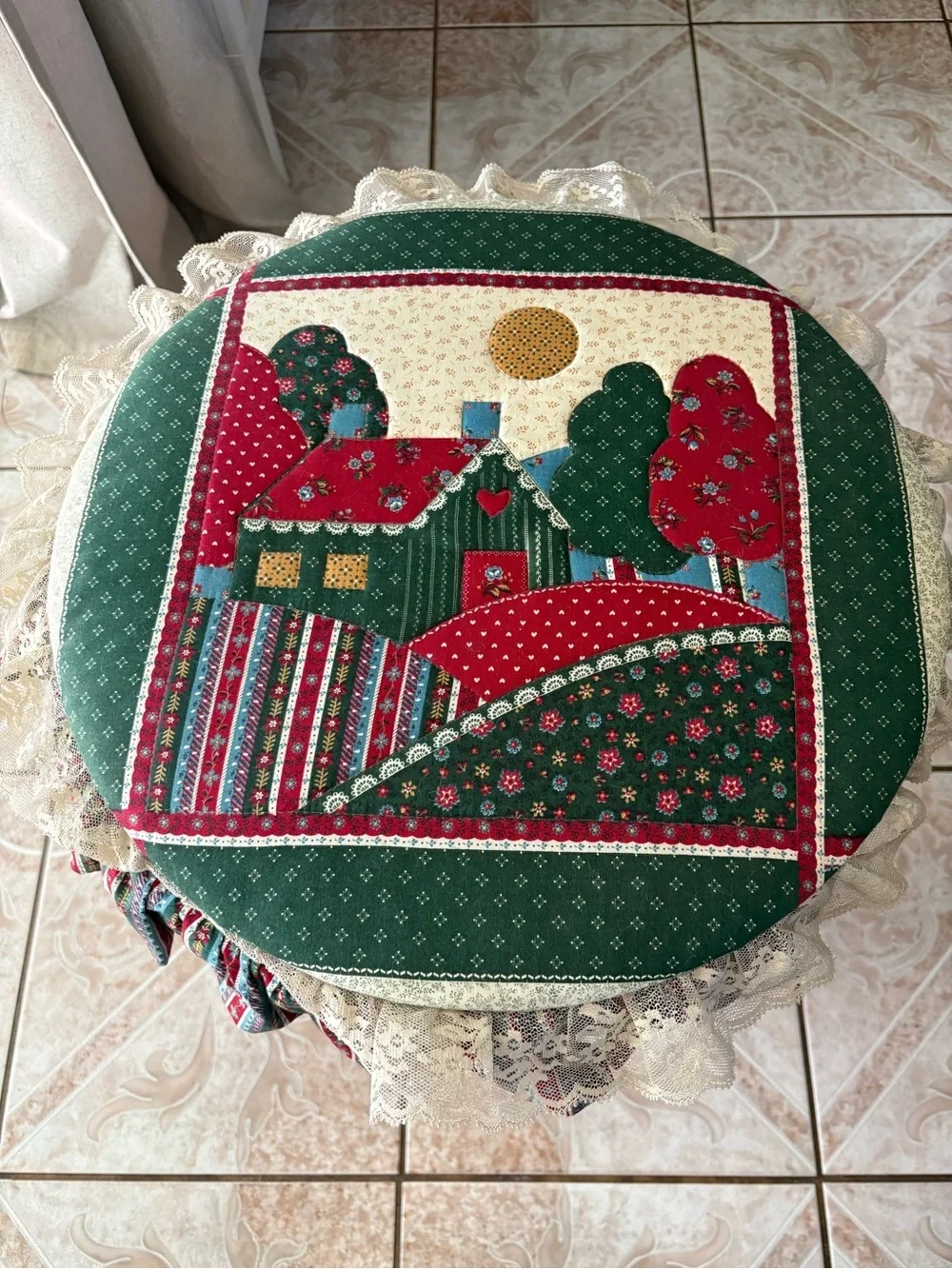 Vintage Wood Nail Keg Stool Quilted Seat Lace Ruffle Country Hamper Storage